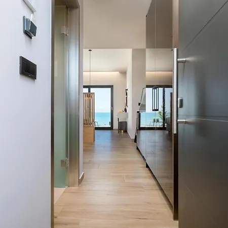 Akrogiali Luxury View 라가나스